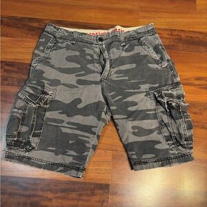 UNIONBAY Men's Dark Gray Camouflage Cargo Shorts